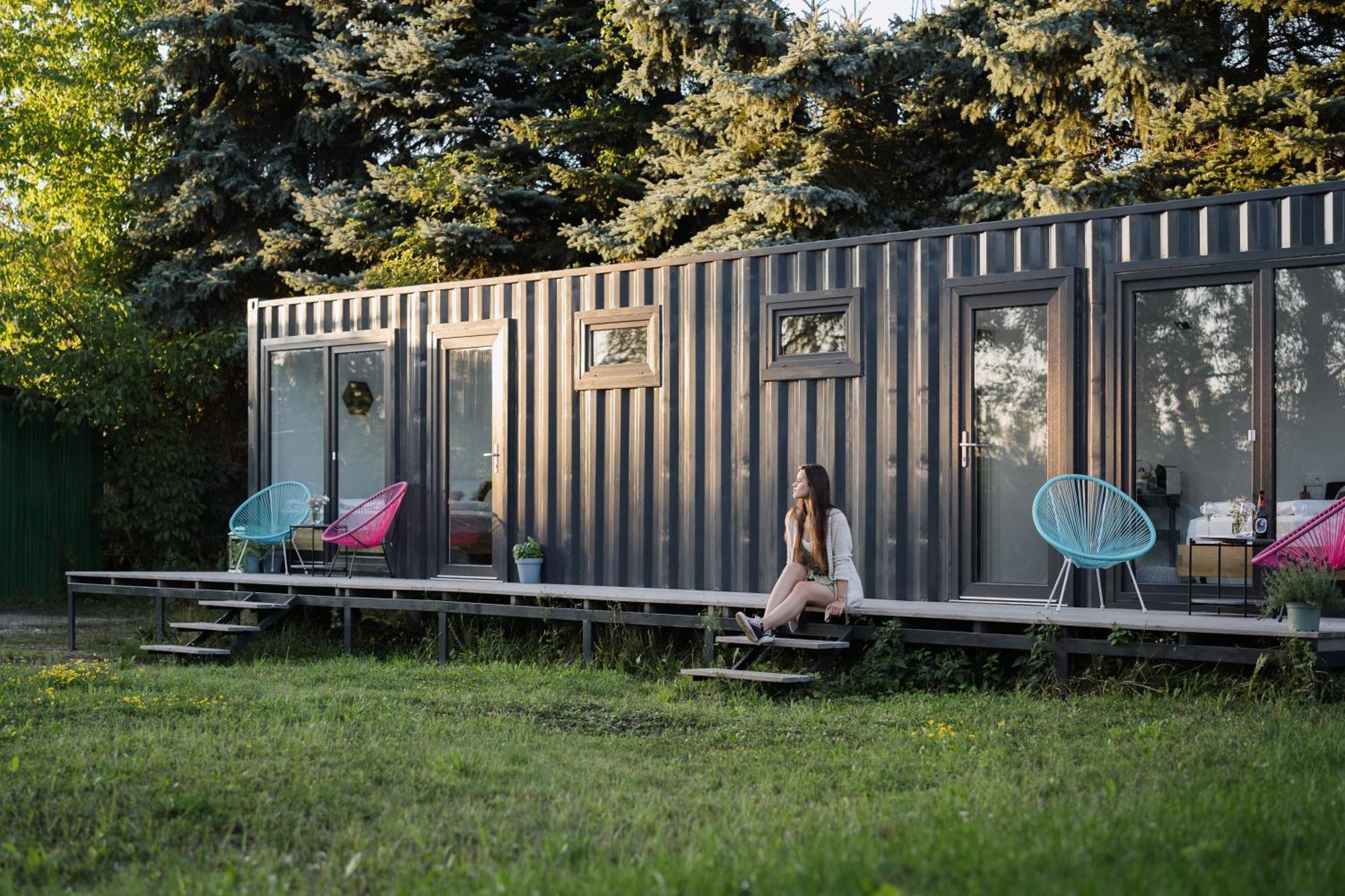 데친 Container 아파트 외부 사진